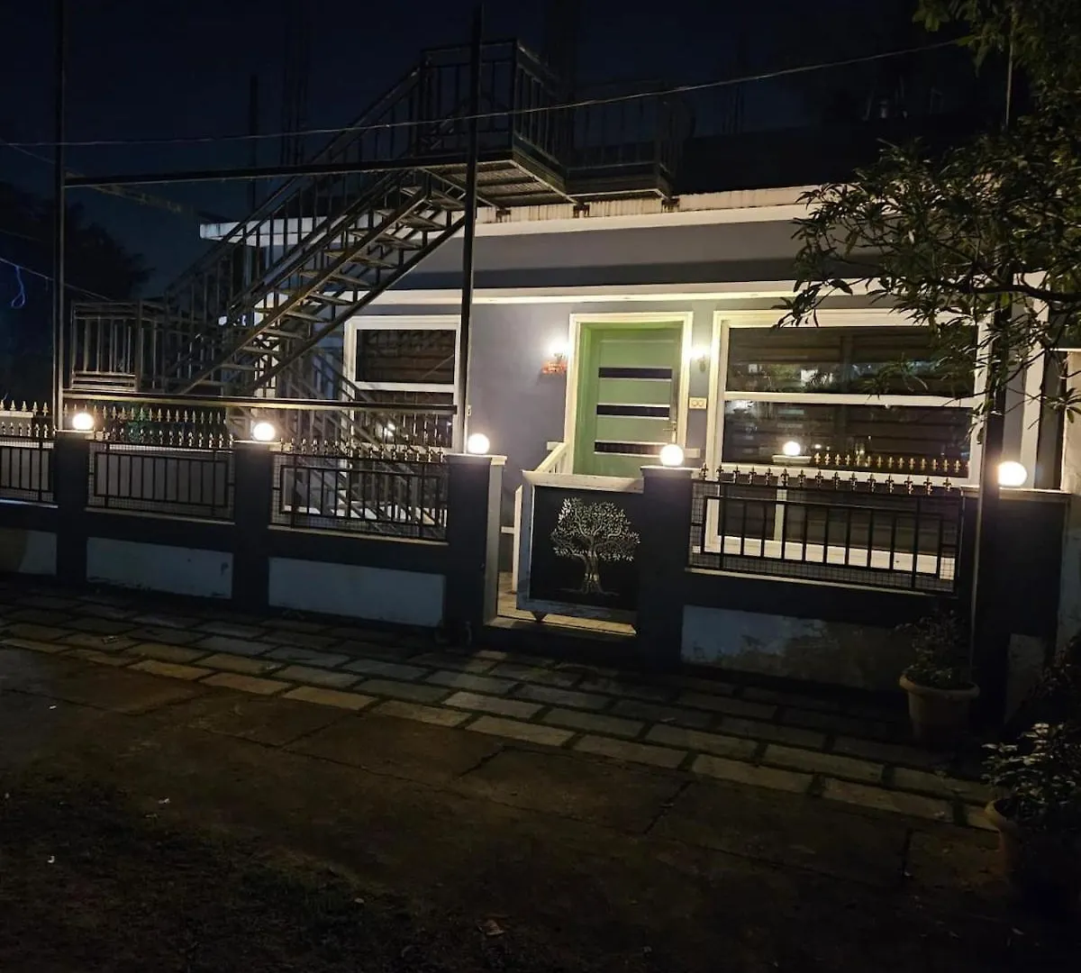 Kochi Sajana'S Cottage בית נופש